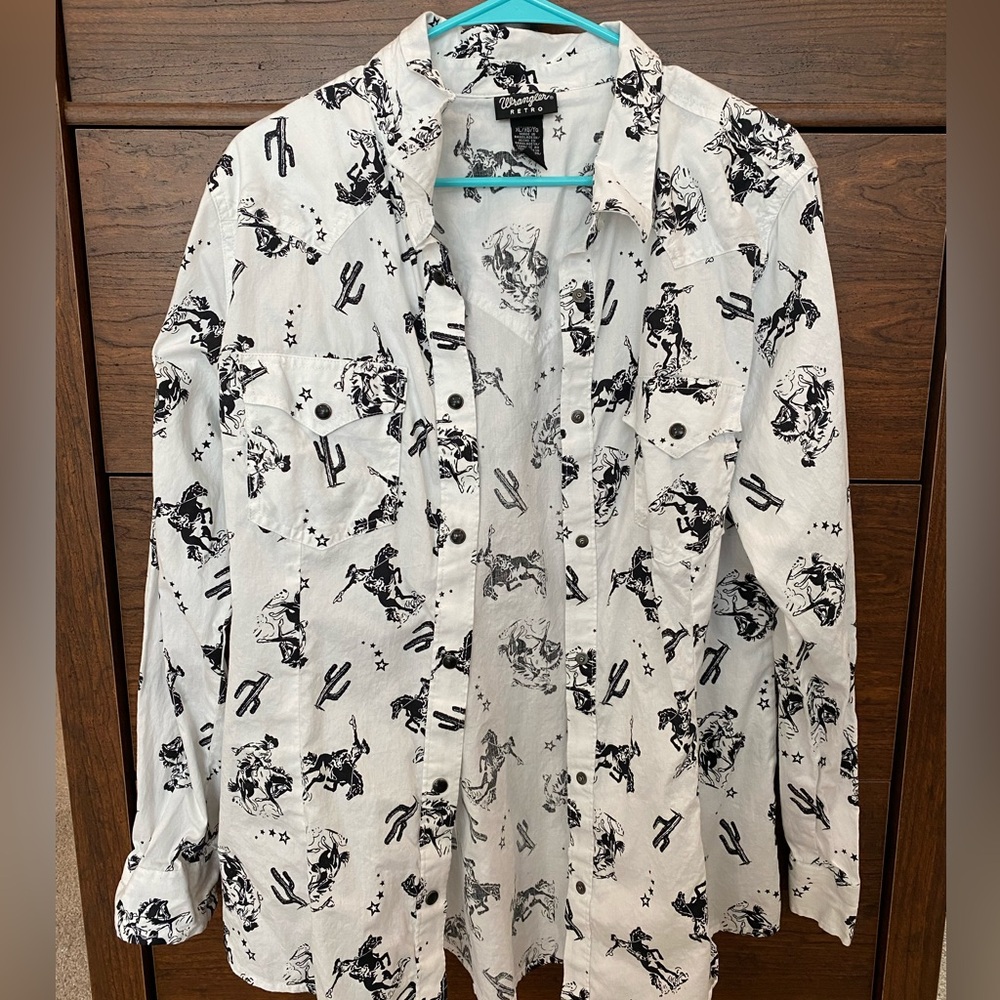 Wrangler women’s button up western shirt. X Large.